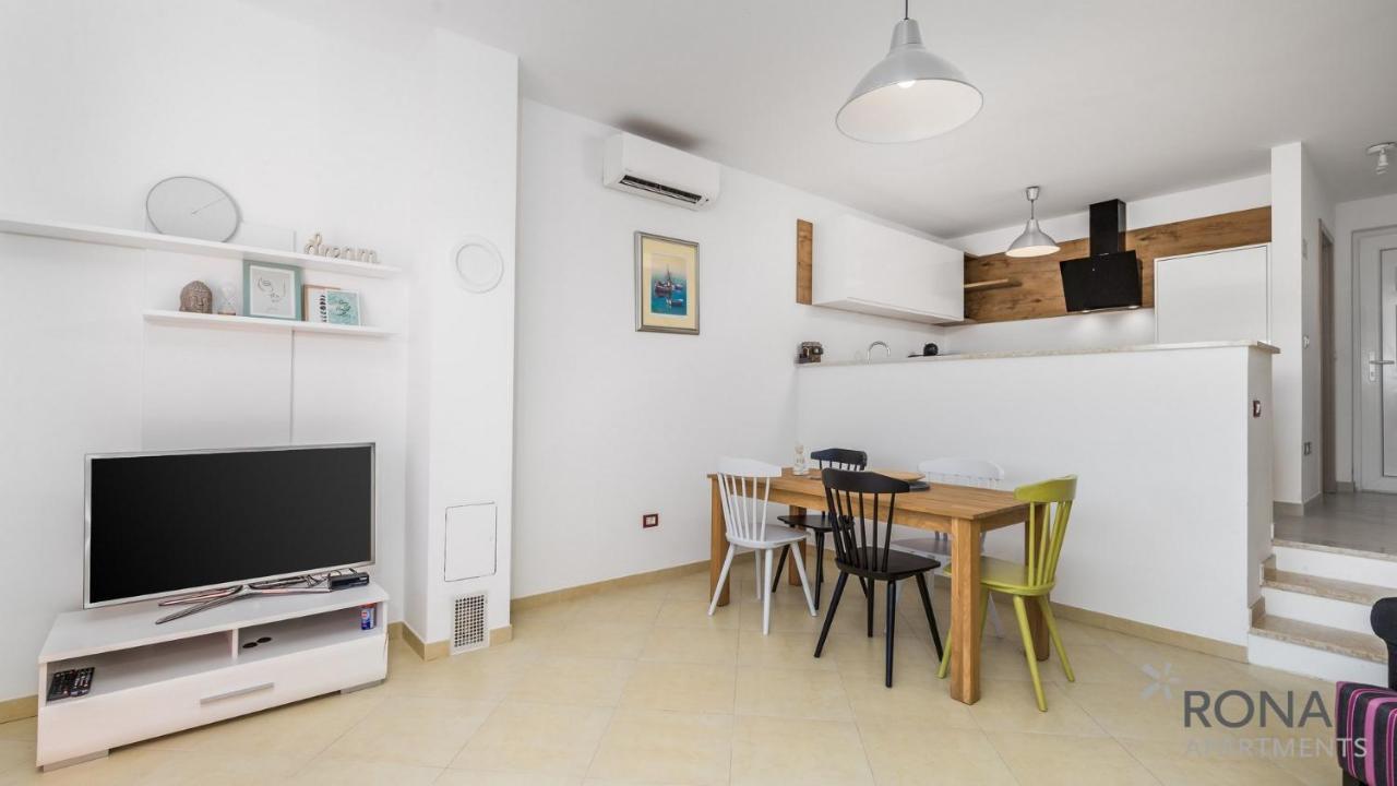 Rona Apartment Denis ウマグ エクステリア 写真