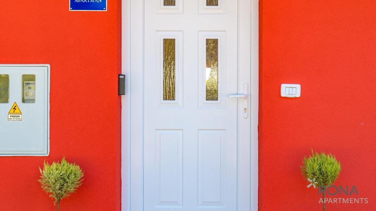 Rona Apartment Denis ウマグ エクステリア 写真