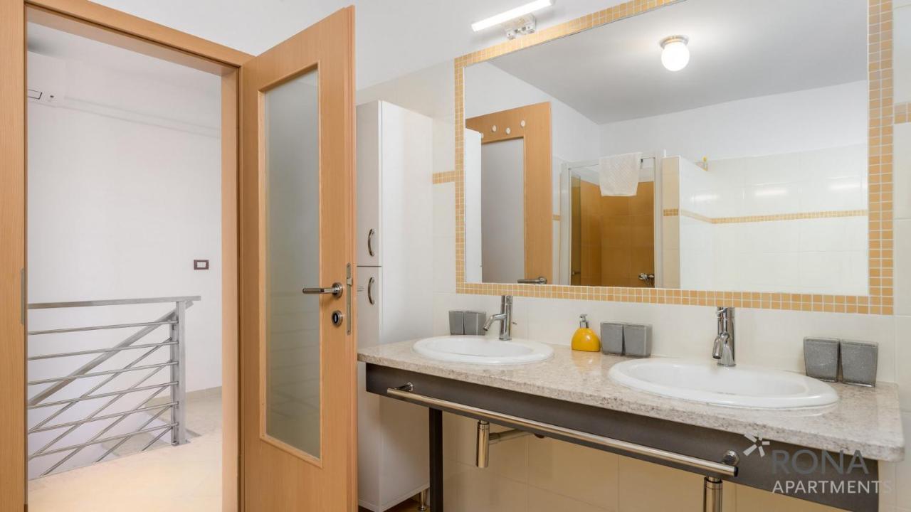 Rona Apartment Denis ウマグ エクステリア 写真
