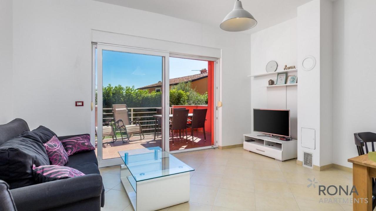 Rona Apartment Denis ウマグ エクステリア 写真