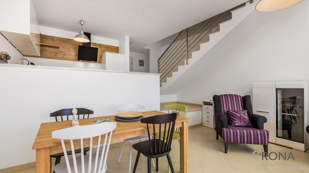 Rona Apartment Denis ウマグ エクステリア 写真